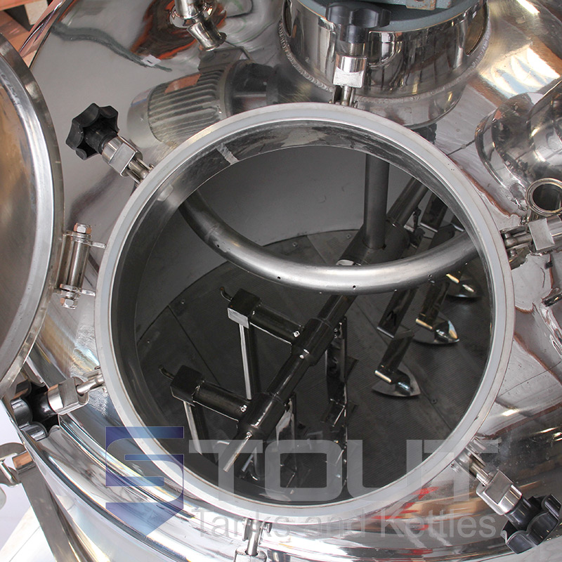 View of the upper manway on a stainless steel 7 bbl mash tun often used with a 7 bbl brewhouse